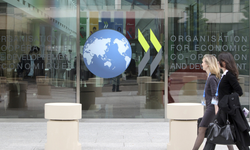 OECD 2026 Büyüme Tahminini Korudu, 2027'yi Revize Etti