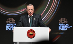 'Dünya güç bunalımıyla birlikte bir istikamet buhranı da yaşamakta'