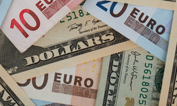 Kurda Yön Arayışı: Dolar/TL Yatay Seyirde