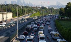 Yeni haftanın ilk iş gününde İstanbul'da trafik yoğunluğu yaşanıyor