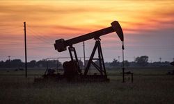 Jeopolitik riskler petrolün yönünü yukarı çevirdi