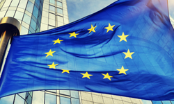 Euro Bölgesi'nde Sanayi Vites Yükseltti: İmalat PMI 51,9'a Çıktı