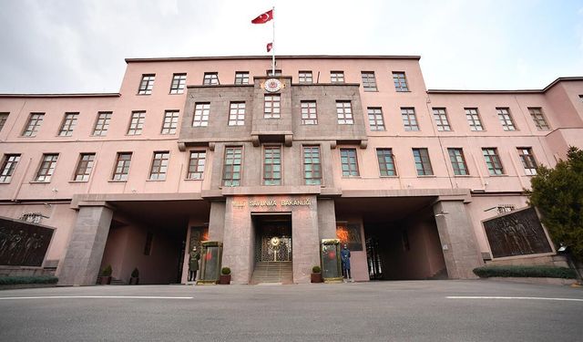 Türk hava sahasına yönelen balistik mühimmat etkisiz hale getirildi