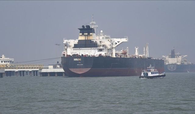 "İran bağlantılı tankerler ABD ablukasını aştı"